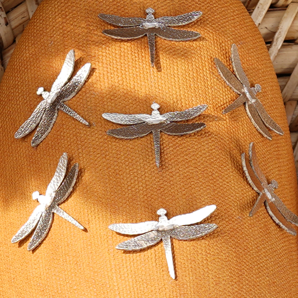 
                      
                        Dragonflies Mule
                      
                    