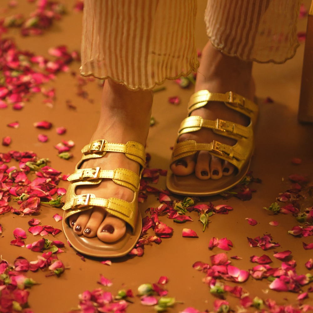 Traya Gold Sandals