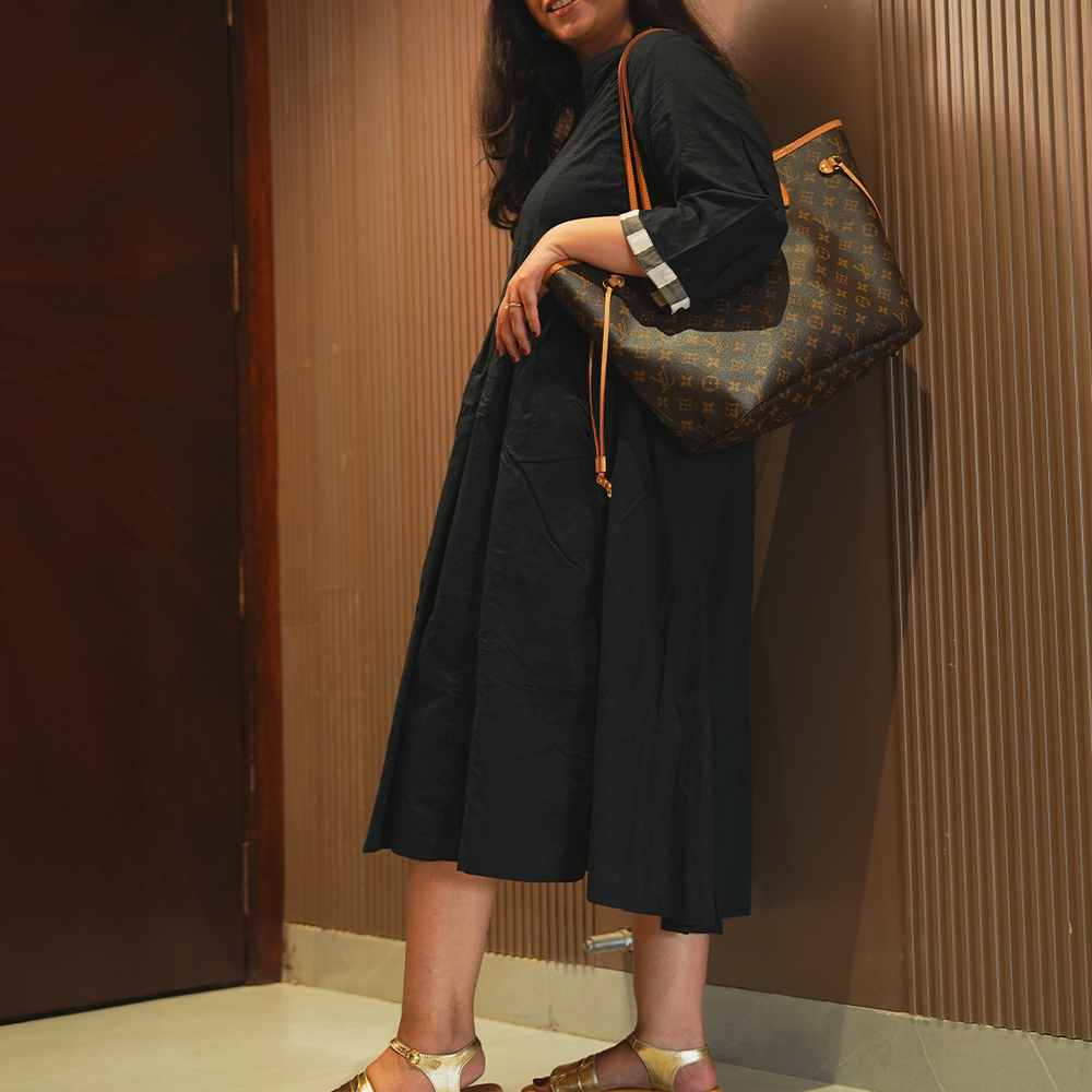 
                      
                        Batua Sandals
                      
                    
